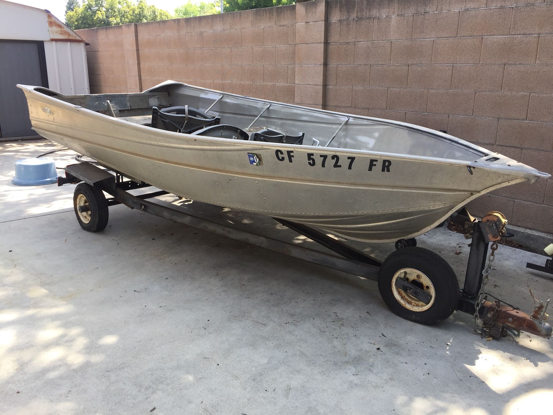 12ft Valco Aluminum Fishing Boat (with 3 new swivel seats)