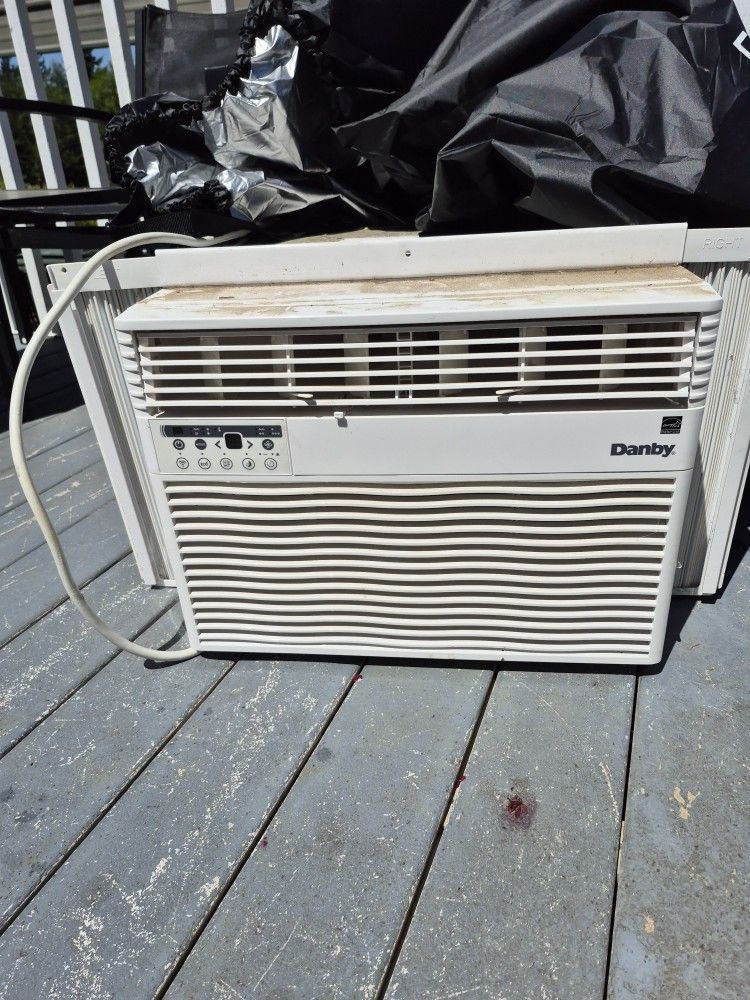 Danby 12,000 BTU Ac Unit
