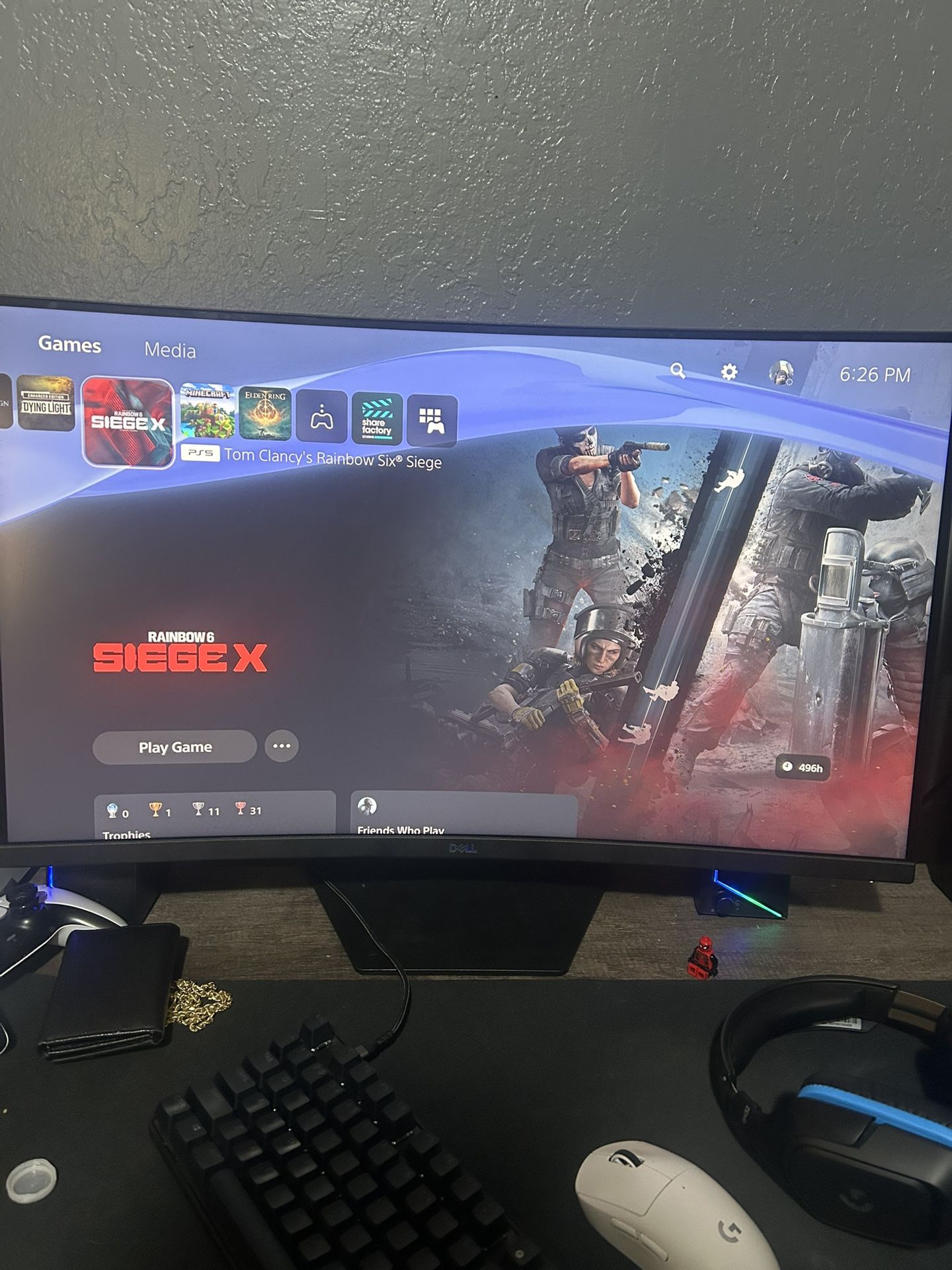 Curved Monitor 