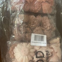 225 Wooden Flowers- Sola