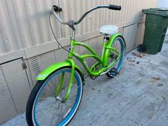 goodbike everything work good have 3 speeds tires size 26