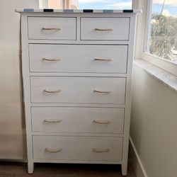 Coastal Style 6-Drawer Dresser / Chest
