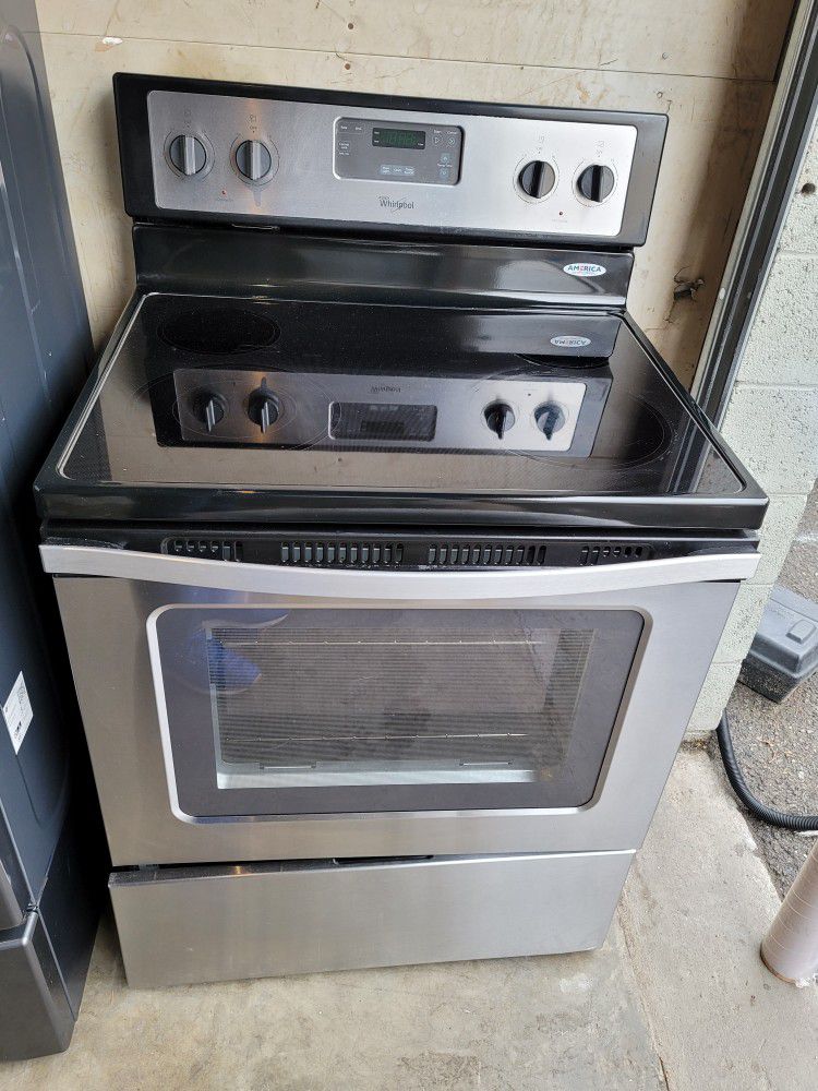 Whirlpool Electric Stove In Black And Stainless Steel