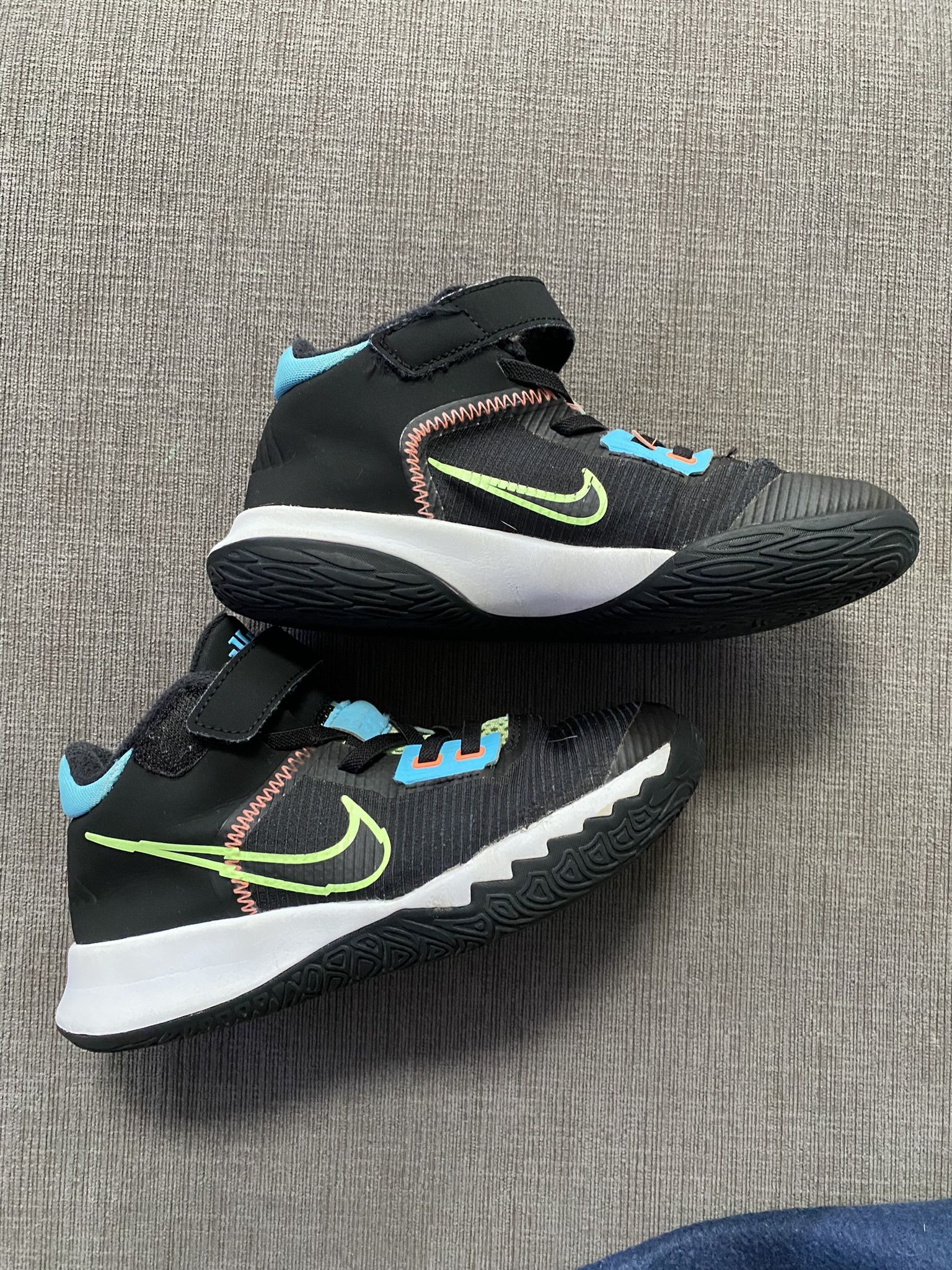 Boys Size 1. Nike....Kyrie . Good Condition