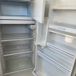 Kenmore Refrigerator 