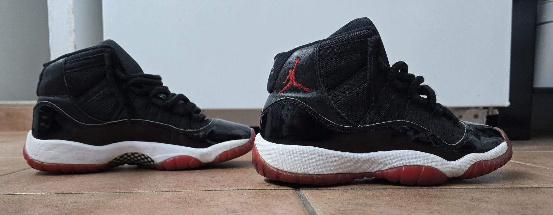 Nike Air Jordan 11 XI Retro Bred GS - 2019 - Black Red White - Size 5Y