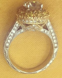 Beautiful custom made Engageemment ring