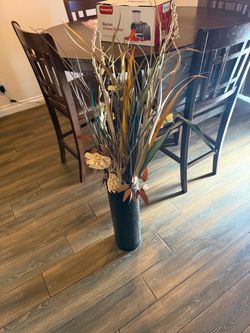 Vase with dry flowers