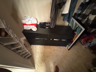 Black dresser 20 bucks