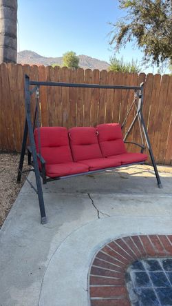 Swinging chair