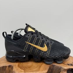 Nike Air Vapormax Flyknit 3 Boys 7 Y BQ5238-004  GS Black Metallic Gold