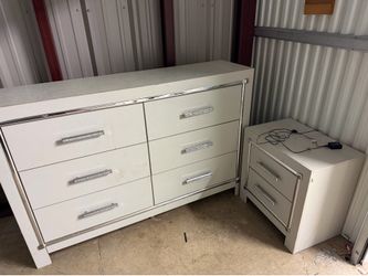 Ashley Furniture Zyniden Series
