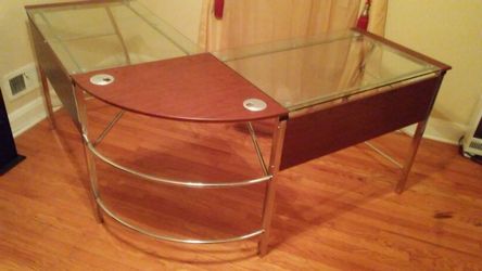 Nice Glass desk