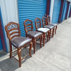 5 Chairs 