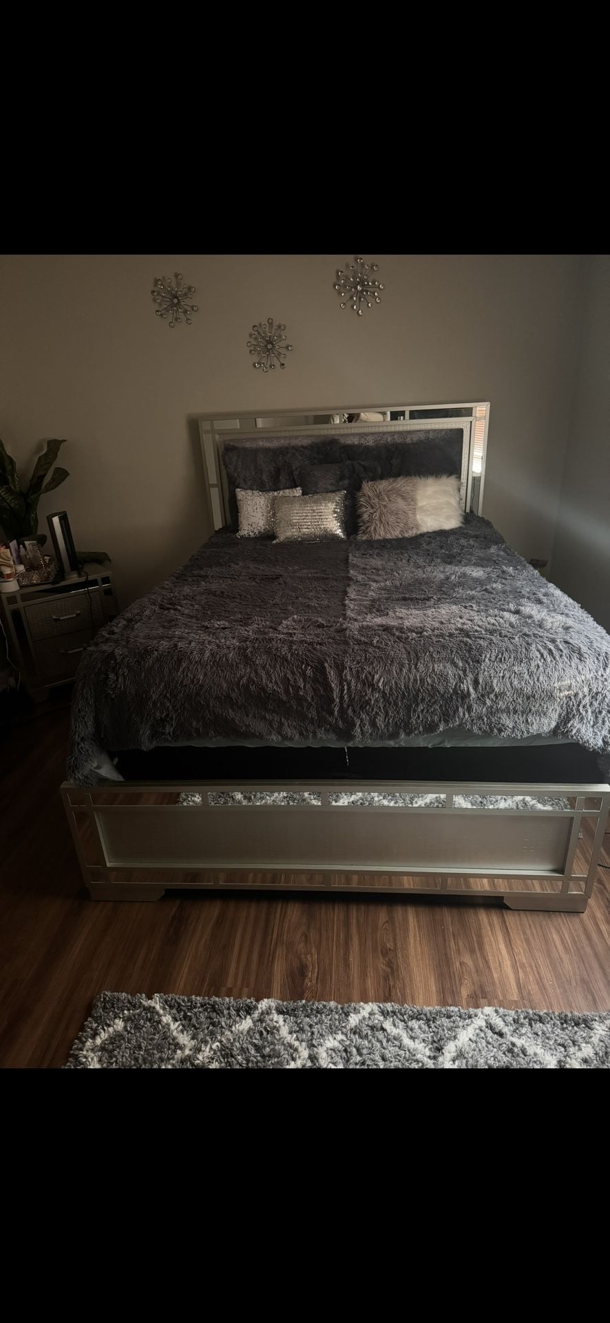 3 Piece queen Bedroom Set