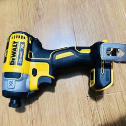 Impact Drill Dewalt DCF887