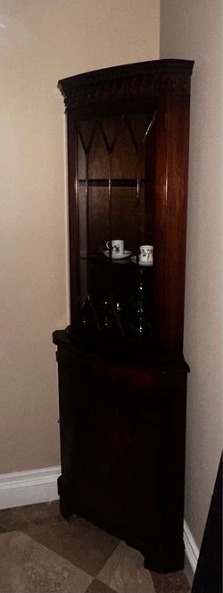 Pair of elegant mahogany corner china cabinets/curio display cabinets