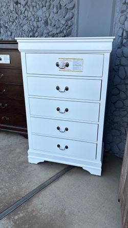 White 5 Drawer Chest