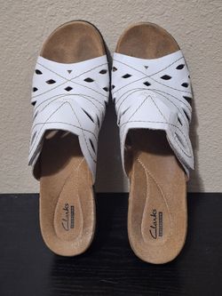 Clarks White Slide Sandals 9.5M