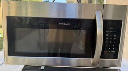 Frigidaire Microwave 30” Above Range