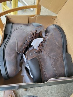 Steel toe boots