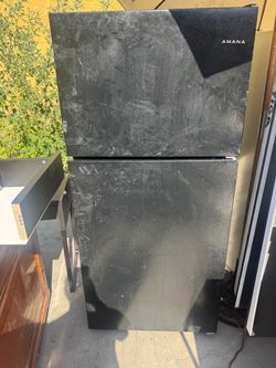 Working fridge / refrigerator