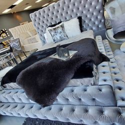 👑Queen Velvet Bed Frame, 👉Furniture Sectional, Dining Table, Bunk Beds Avail 