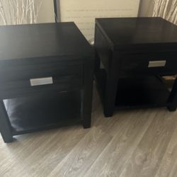 End table w/drawer