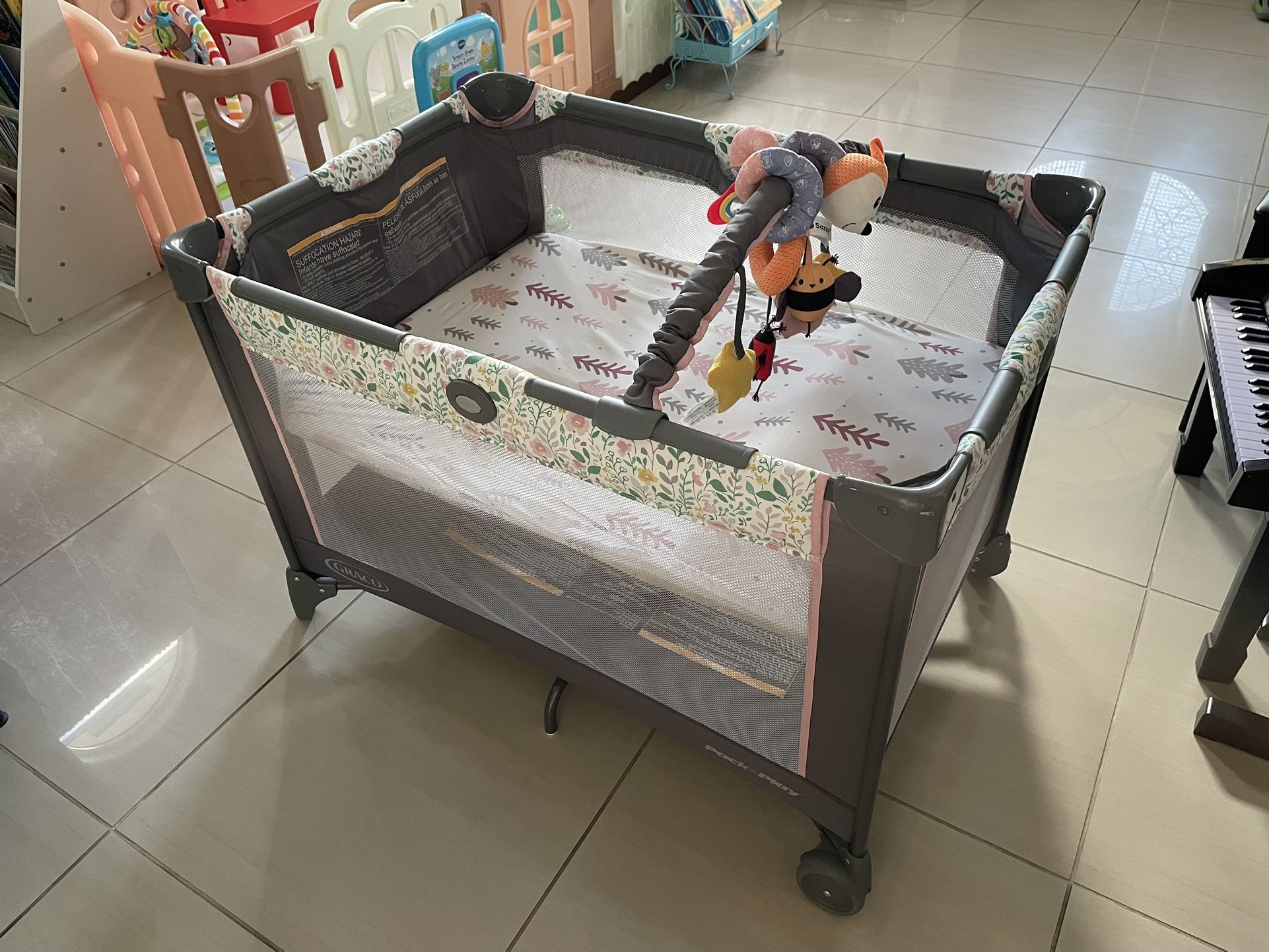 Graco Pack N Play on the Go