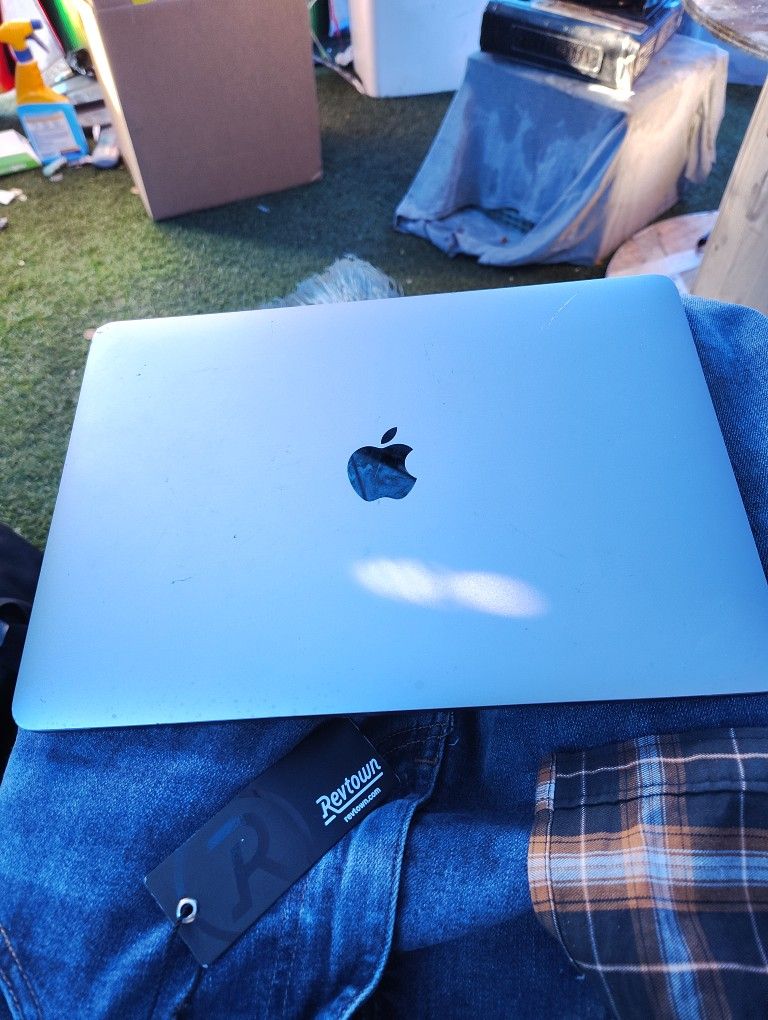 Mac Book Air A1466