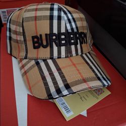 Burberry Hat / New 