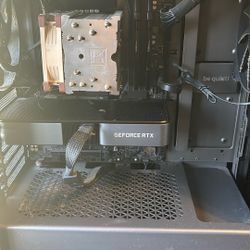 Complete Gaming Setup – RTX 3070 Gaming PC + Samsung 32” Curved 240Hz Monitor + Razer Mouse – $1,250 OBO