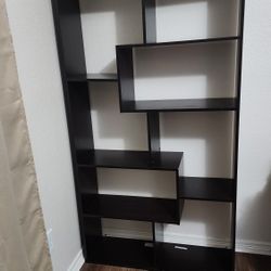 2 Bookshelves 