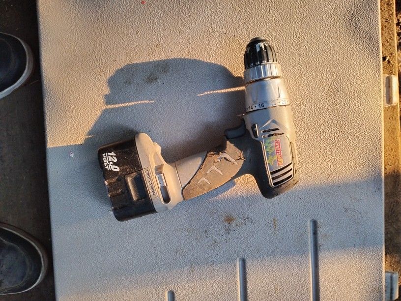 Craftsman 14.4 Volt 3/8" Cordless Drill/Drive