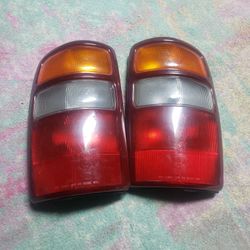 Luces tahoe 2003