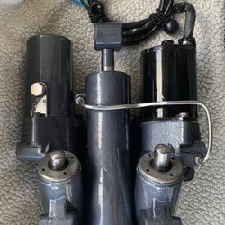 Yamaha Trim Like New ,V6  2-stroke 