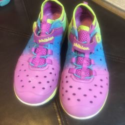 Girls amphibian shoes