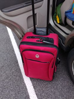 28" Red luggage 2 wheels pickup only cash