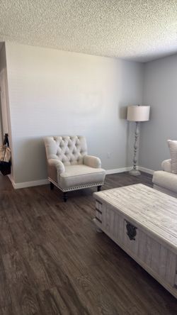 Accent chair