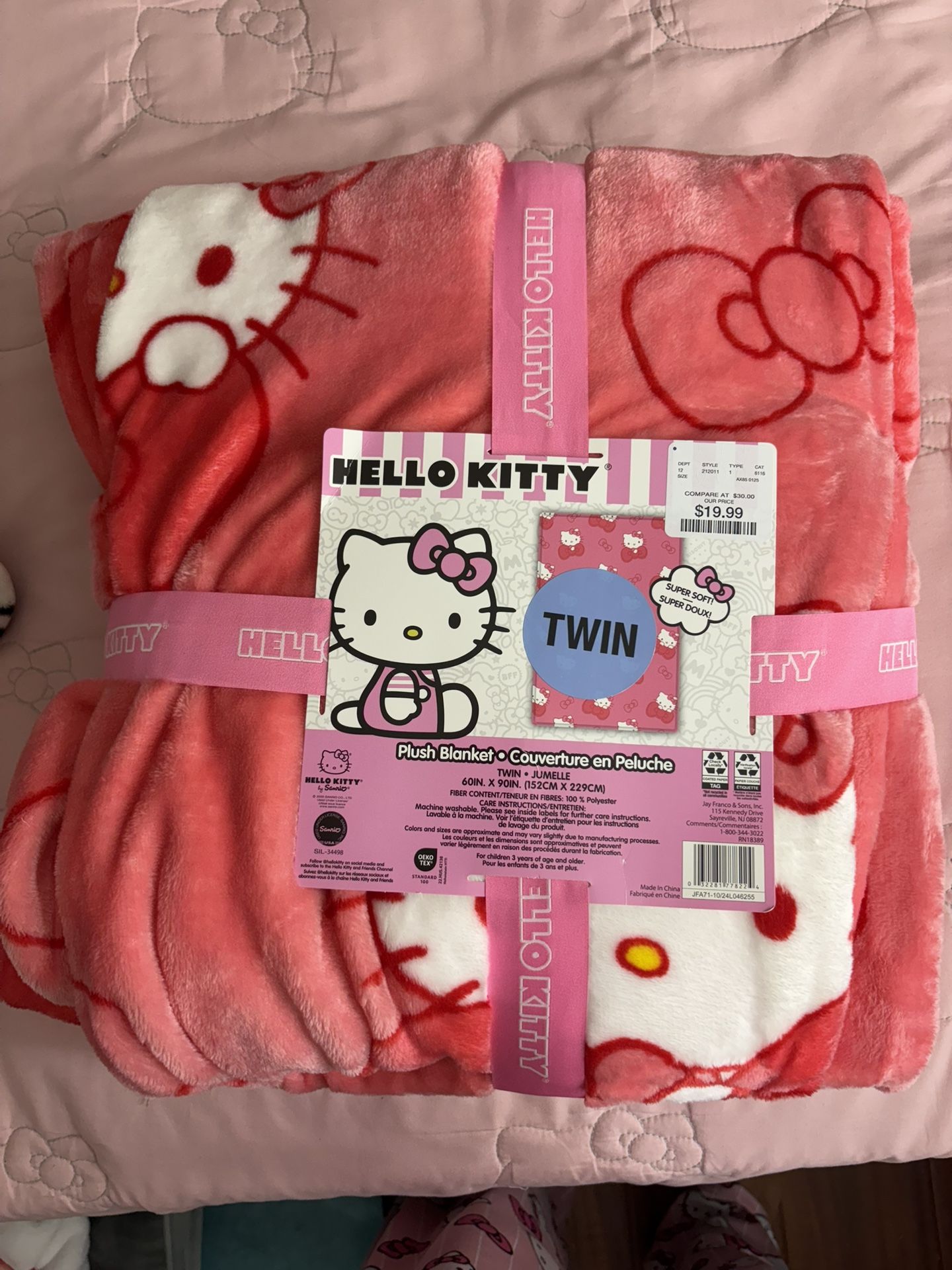 Hello Kitty Twin Bow Blanket