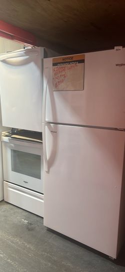Combo Kitchen package white 4 pics Good condition Working perfect with warranty Delivery  available