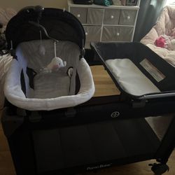 Porta crib with newborn insert and changing table 