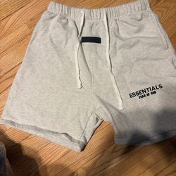 white essentials shorts 