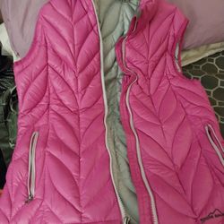 Lady's Eddie Bauer Vest Size Medium 25 Dollars 