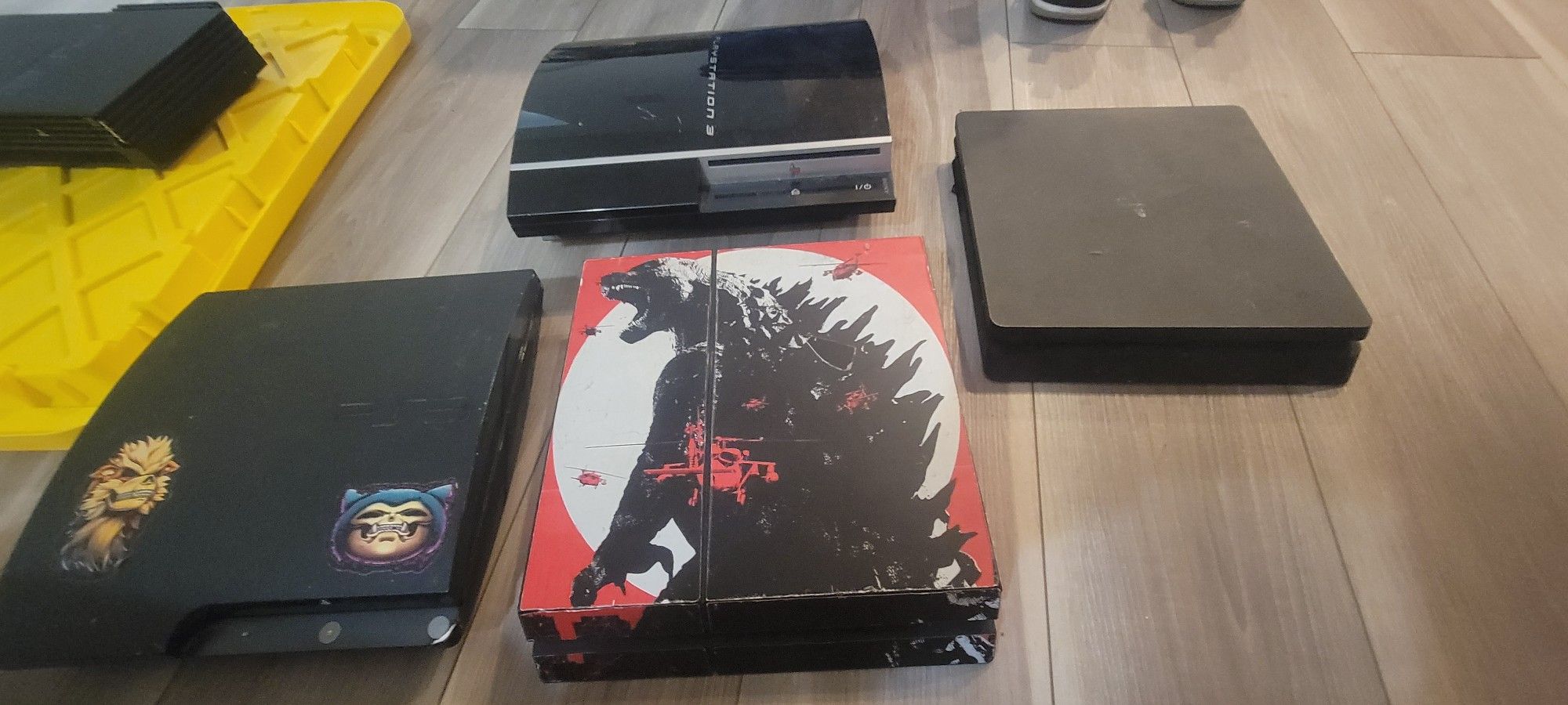 Ps3 And PS4 Consoles For PARTS only