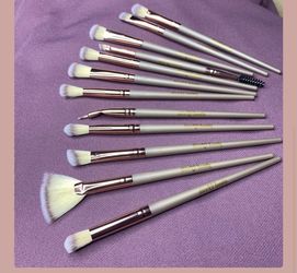 Eye brushes