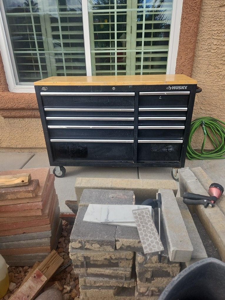 Husky tool box