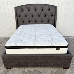 Beautiful Queen size bed, like new. Mattress included. I can deliver for an additional cost. Price $300 in great condition but it’s not new ok. 