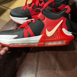 Boys Nike Basketball Shoes