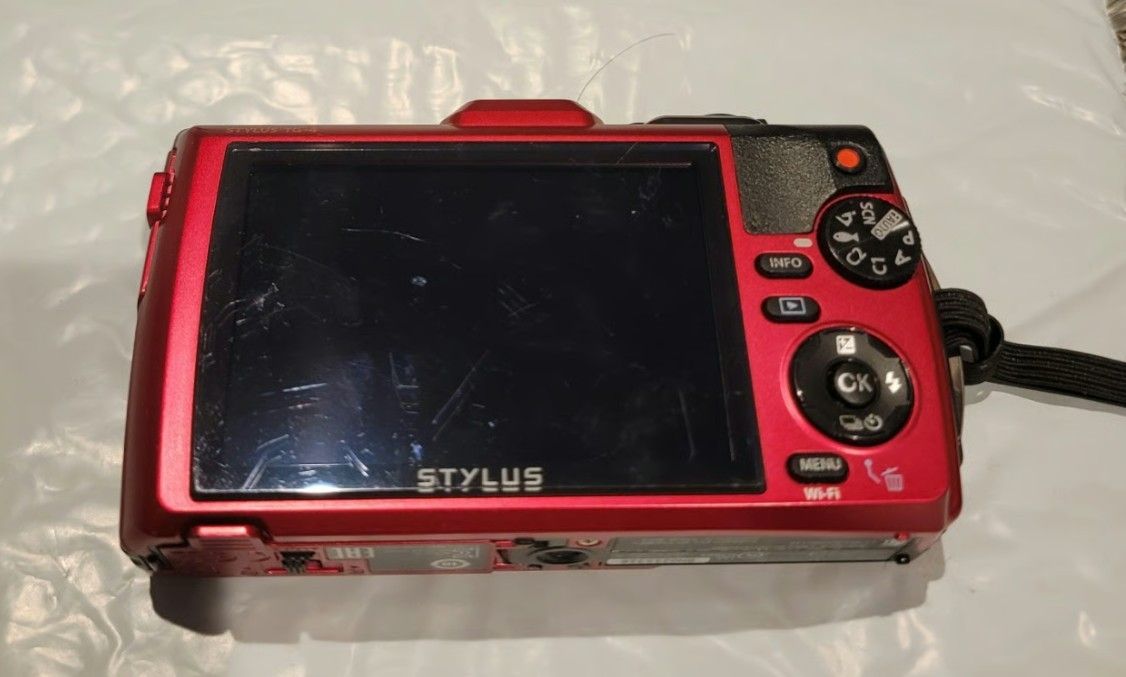 Olympus tough tg-4 digital camera
